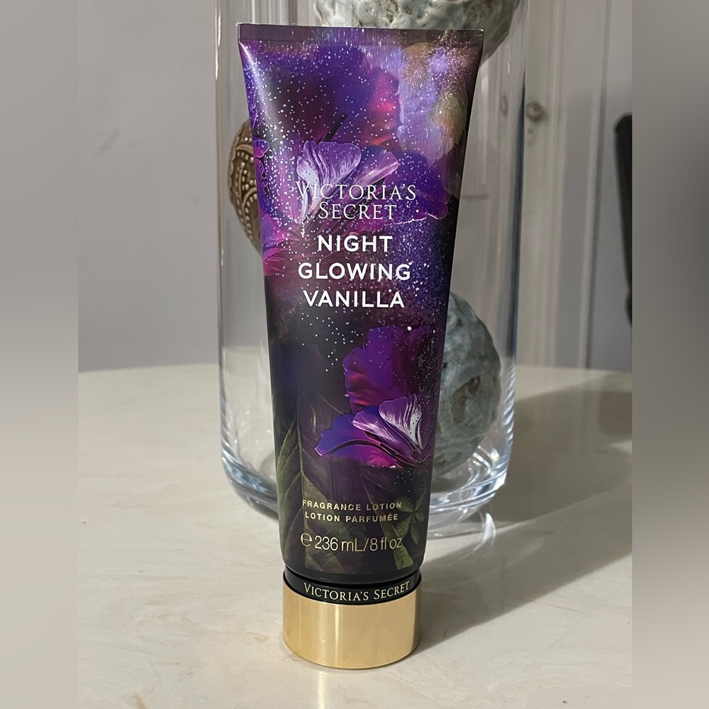 NEW Victoria’s Secret Night Glowing Vanilla